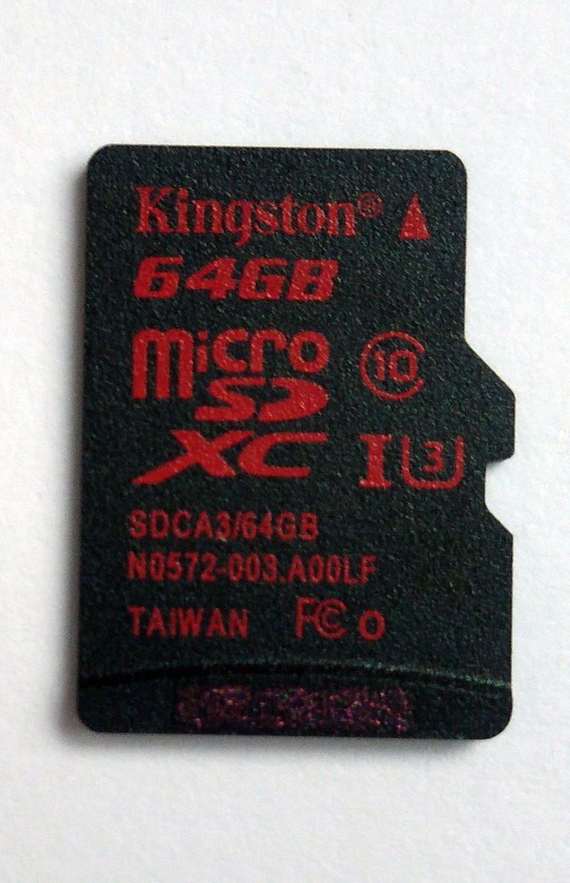 Test 64GB karet SD: 4× SDXC a 10× MicroSDXC 