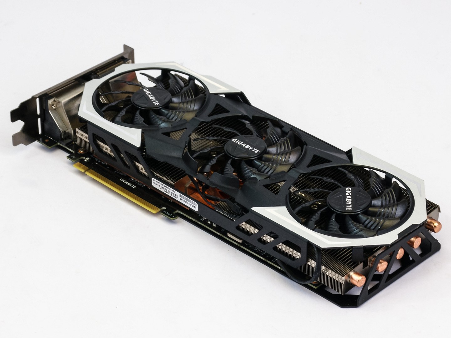 Gigabyte GTX 980 Ti Gaming: Jak běží GeForce na plný plyn