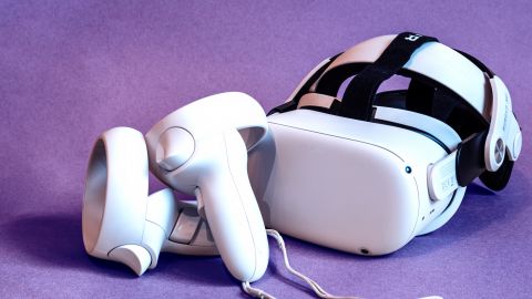 Jestli si chcete koupit VR brýle Quest 2, tak neváhejte, za pár dní budou o sto babek dražší