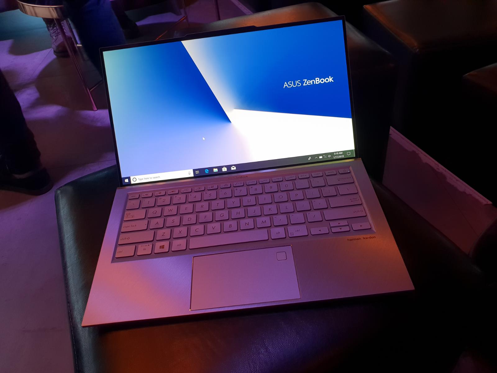 ASUS ve Varšavě prezentuje nové řady notebooků pro rok 2019