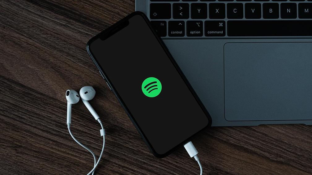 Spotify nabídne statistiky po celý rok, už žádné zaspamované příběhy s Wrapped!