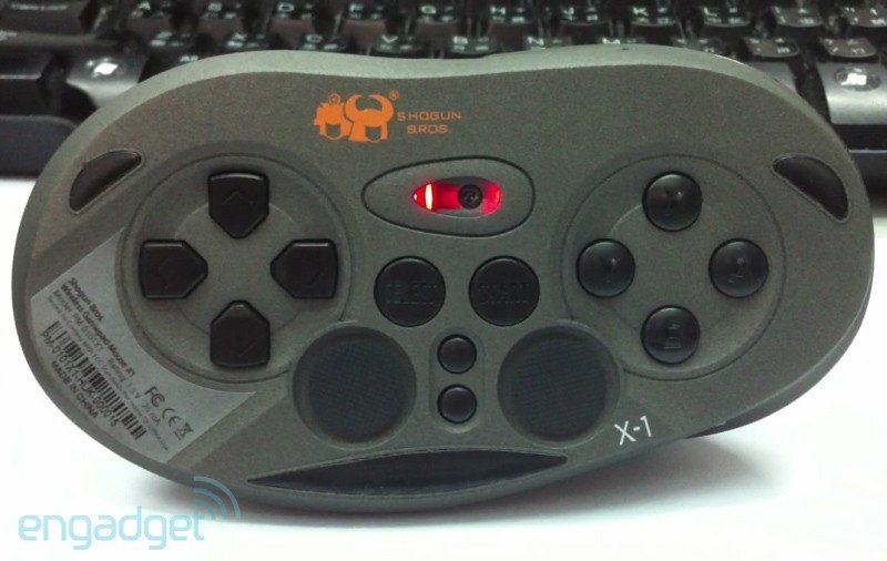 Chameleon X1 – bezdrátový gamepad a myš v jednom