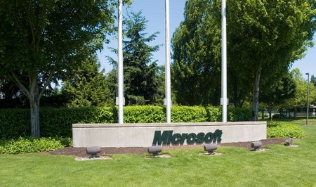 Microsoft nabízí software skoro zdarma