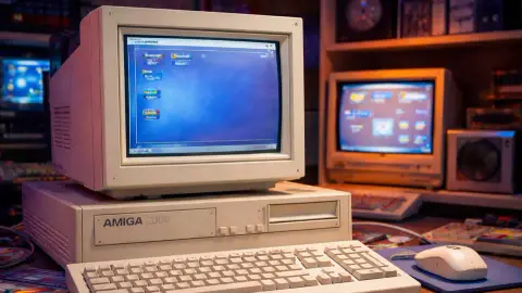 Amiga 2000: pohled do minulosti na známou neznámou Amigu