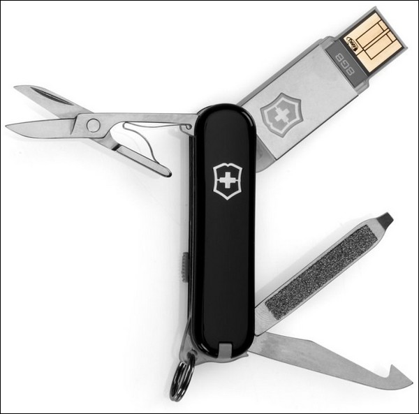 Victorinox zařadil do nabídky Švýcarák s flash diskem