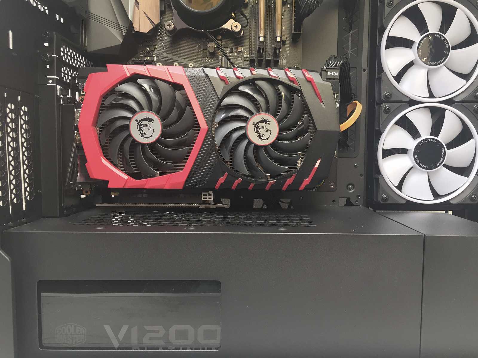 Test skříně Corsair 7000D AIRFLOW