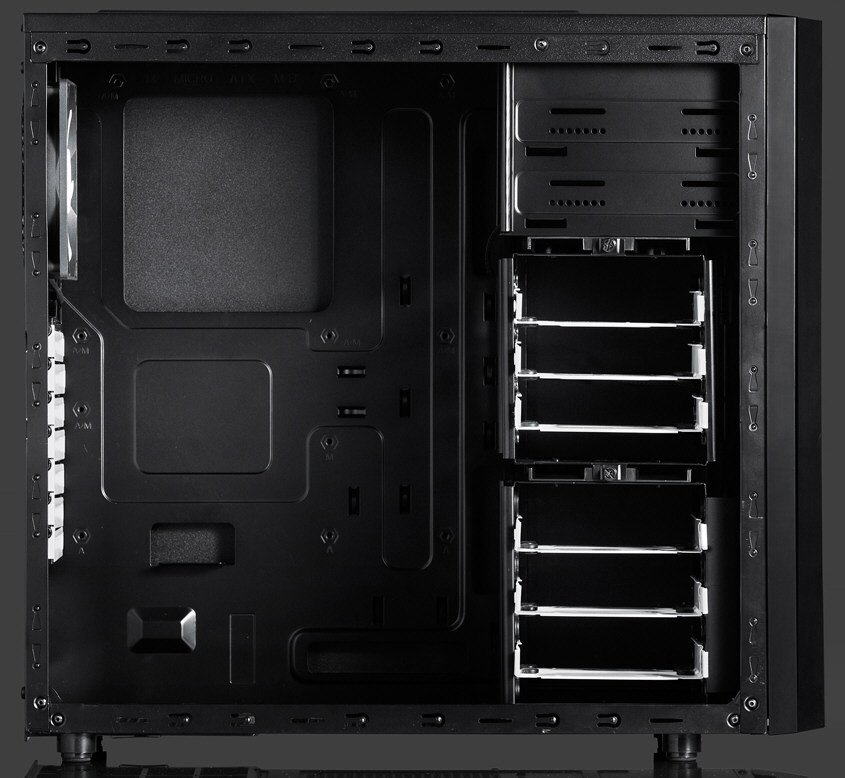 Fractal Design Core 3000 – Decentní design v černé barvě