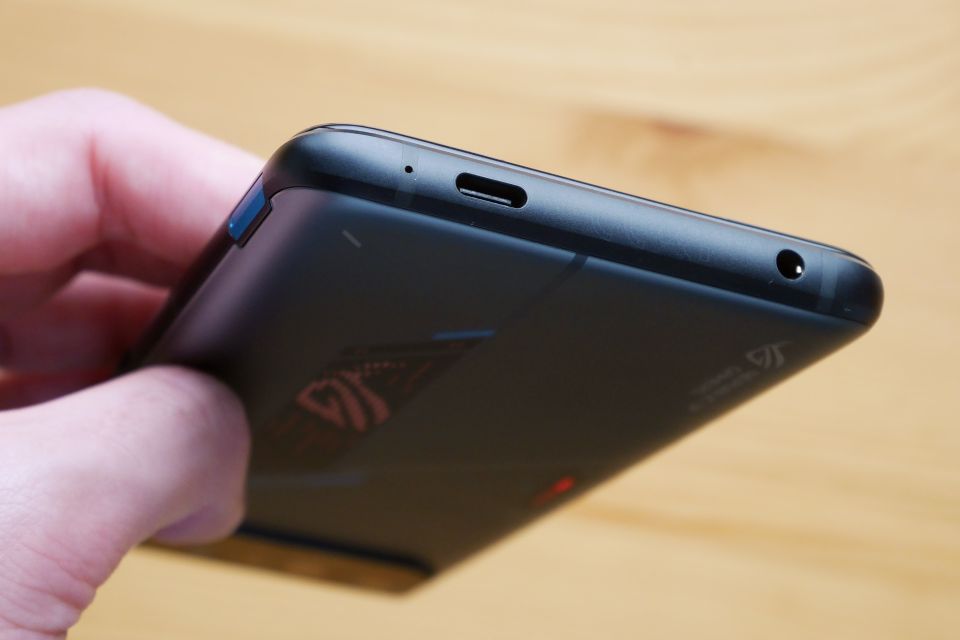 Recenze Asus ROG Phone 6D: jde to i levněji!