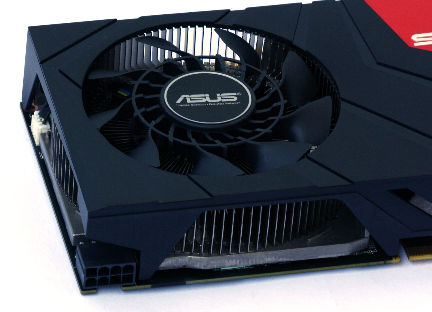 Stavíme malý herní počítač + test karty Asus GTX 670 Mini