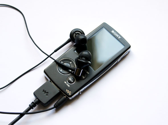 Bleskovka:Sony NW-A808 - iPod killer?