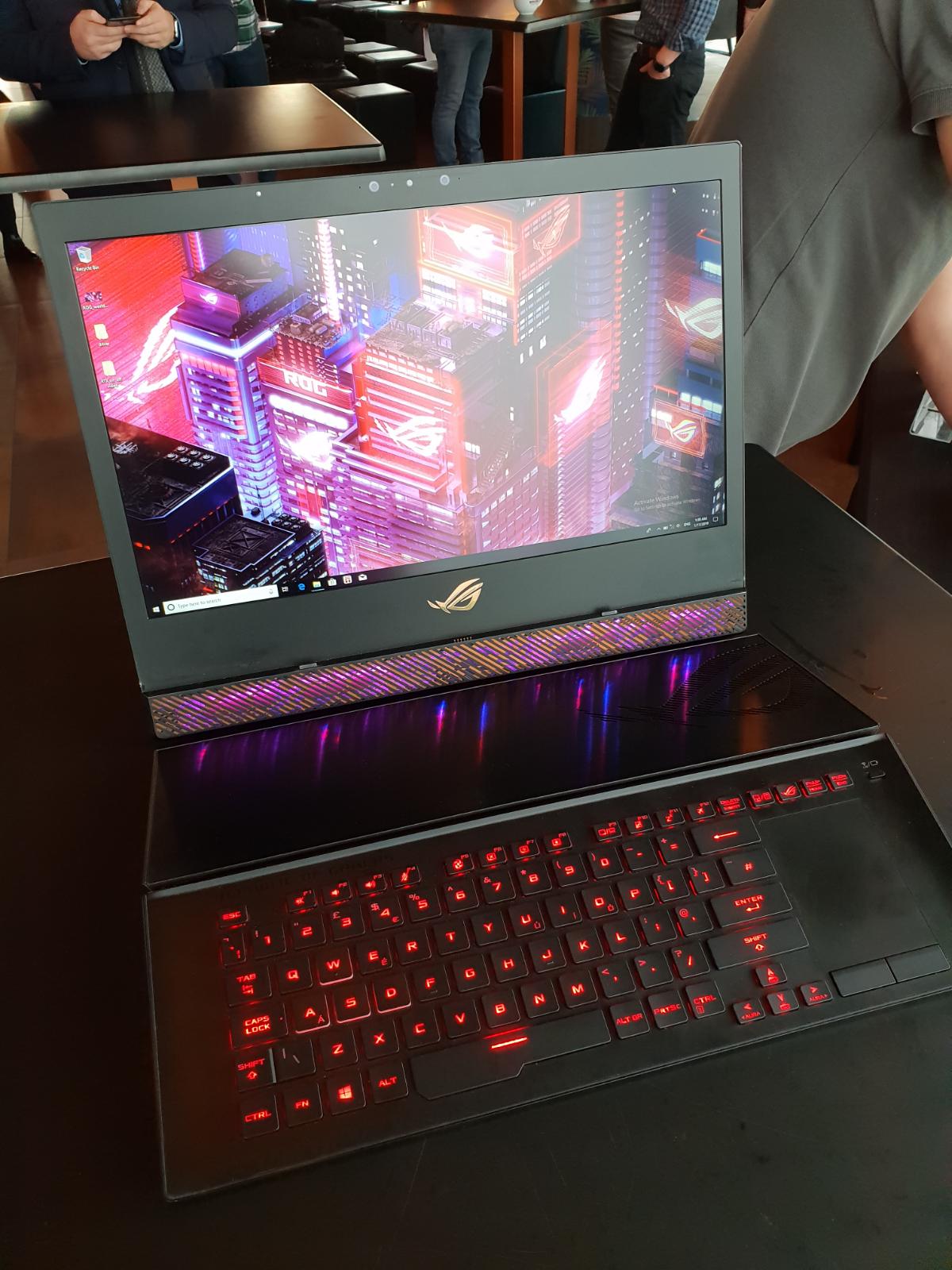 ASUS ve Varšavě prezentuje nové řady notebooků pro rok 2019