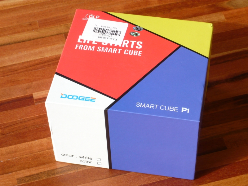 Doogee Smart Cube P1: rubikova kostka s dataprojektorem 