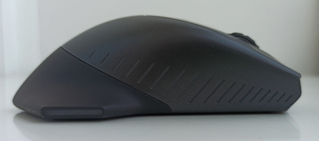 Dell Alienware 610M - mimozemské torpédo zabíjí s kabelem i bez