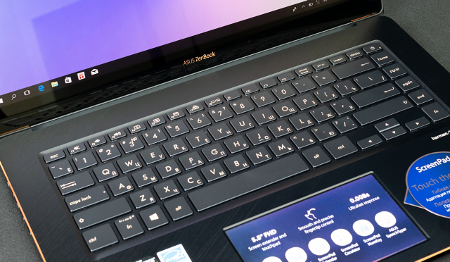 ASUS Zenbook Pro 15 – laptop s displejem v touchpadu