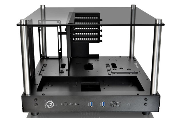 Thermaltake přichází s prosklenou mITX skříní Core P1, kterou lze přidělat na zeď