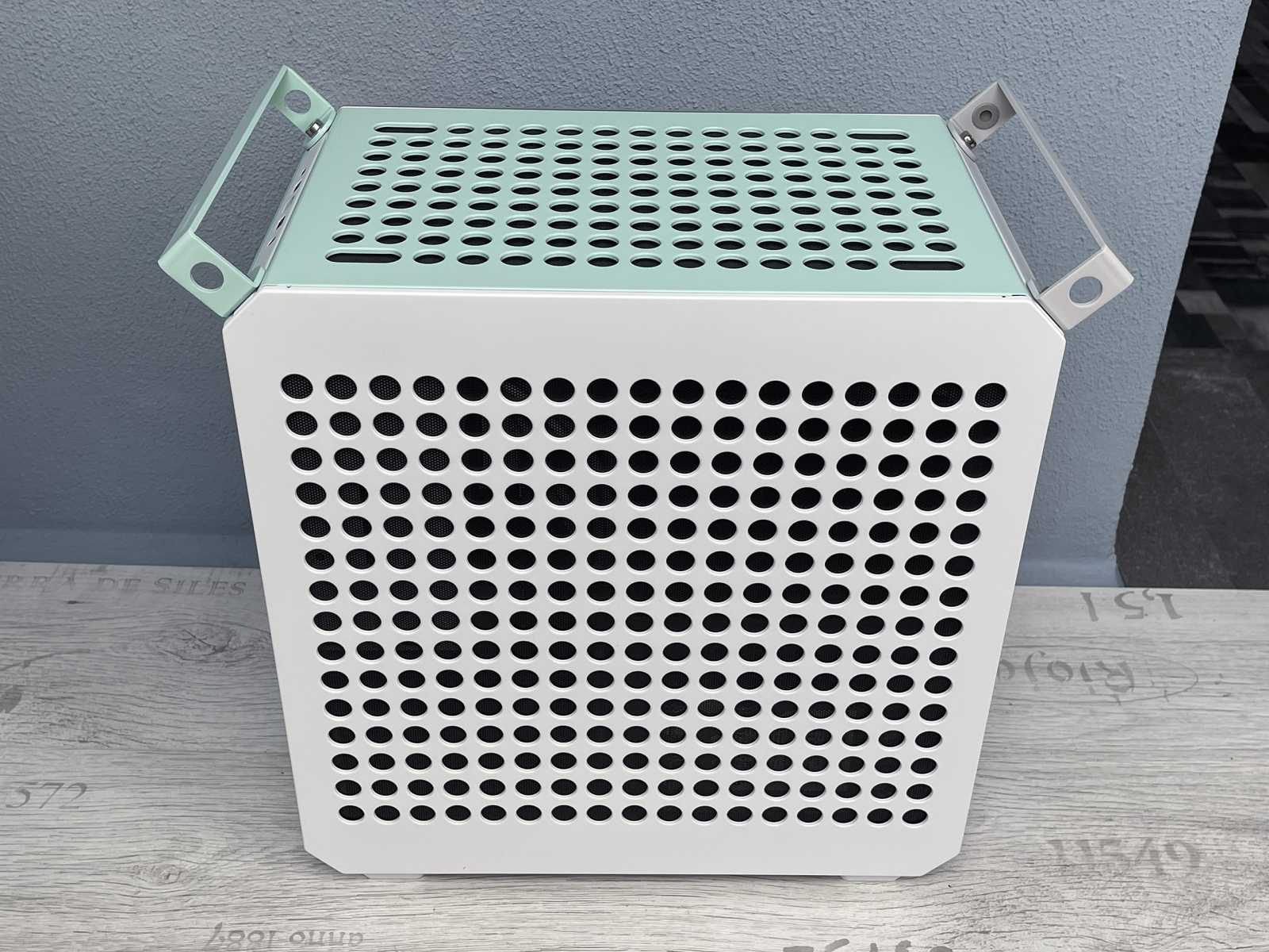 Test skříně Cooler Master Qube 500 FlatPack: Udělej si sám