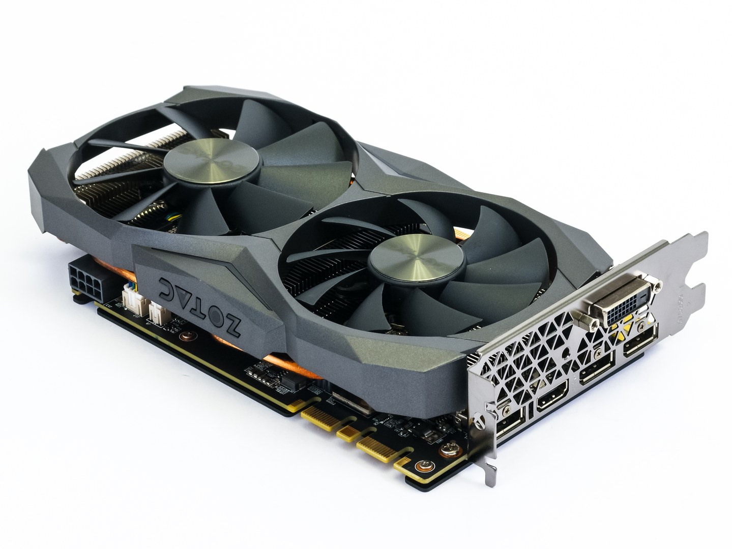 Zotac GTX 1080 Mini: „zabiják“ GTX 1070 Ti v testu