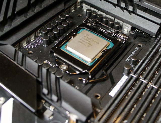 Intel Core i9-10900K: Deset jader Comet Lake až na 5,3 GHz