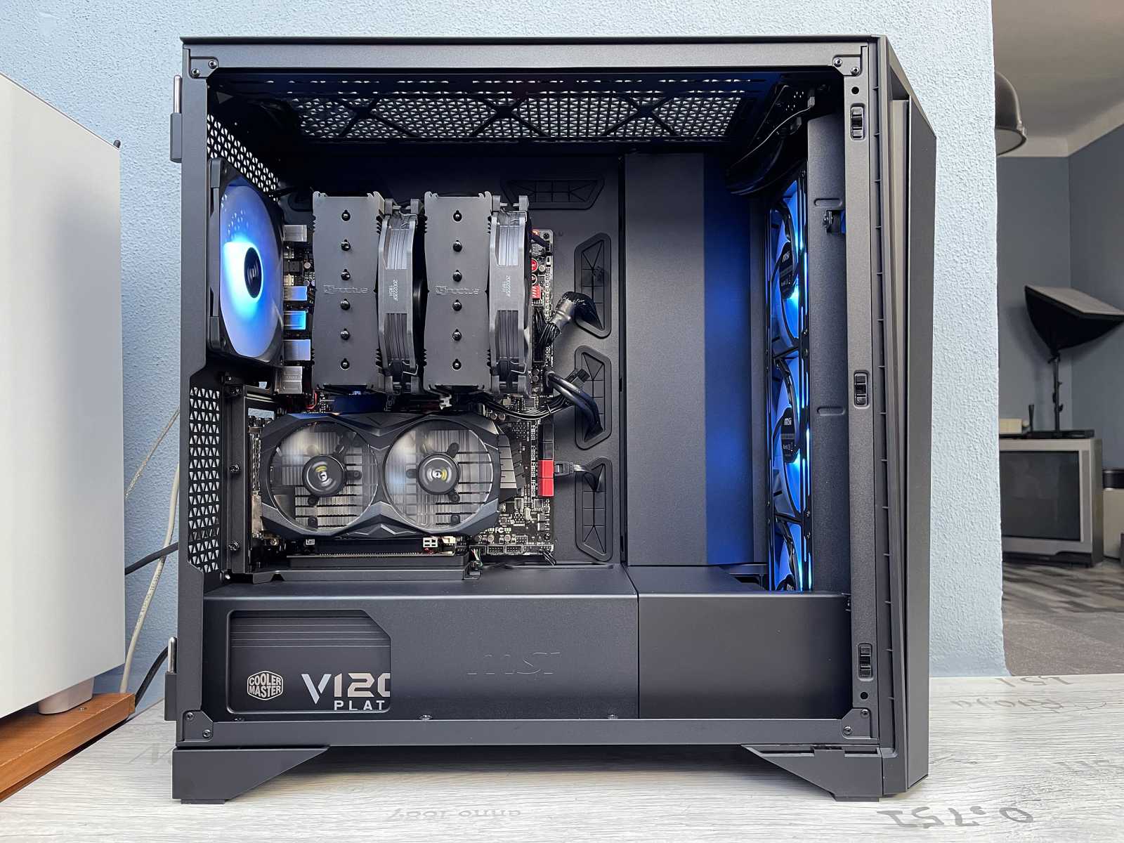 Test skříně MSI MEG PROSPECT 700R – velký displej coby oceněná inovace