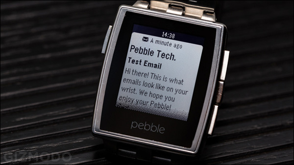 Pebble Steel – chytré hodinky s ocelovým rámečkem a E-Ink displejem