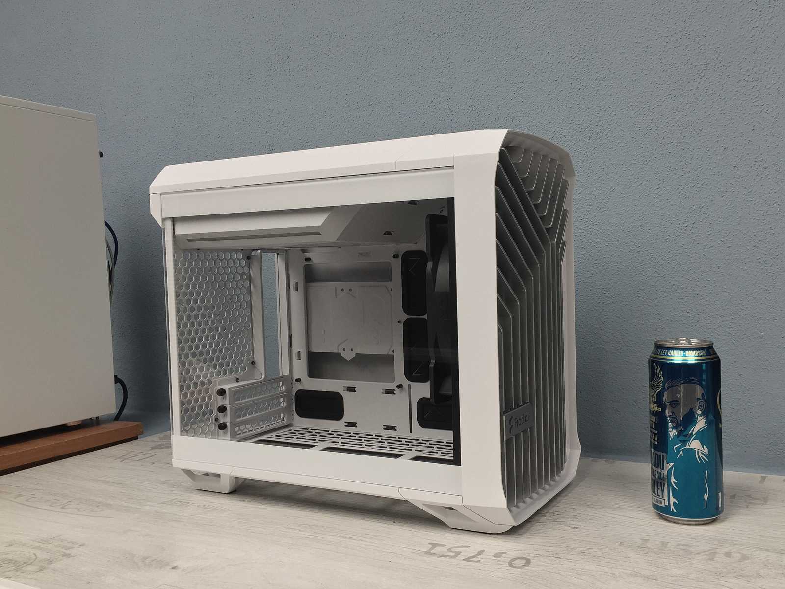 Test skříní Fractal Design Torrent Compact a Nano - designové skvosty v menším provedení