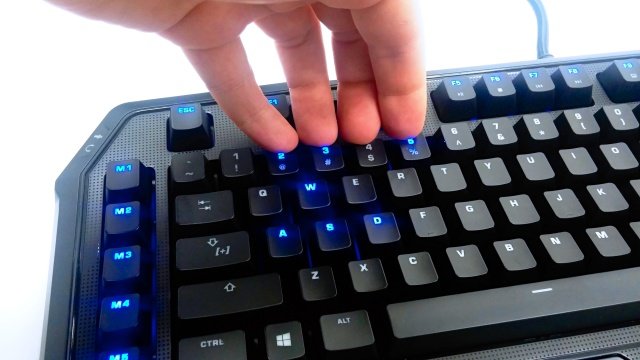 Roccat Ryos MK Pro – klávesnice, která má všechno