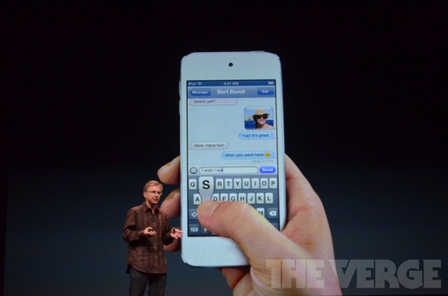 Přímý přenos z Apple Keynote s uvedením nového iPhone 5