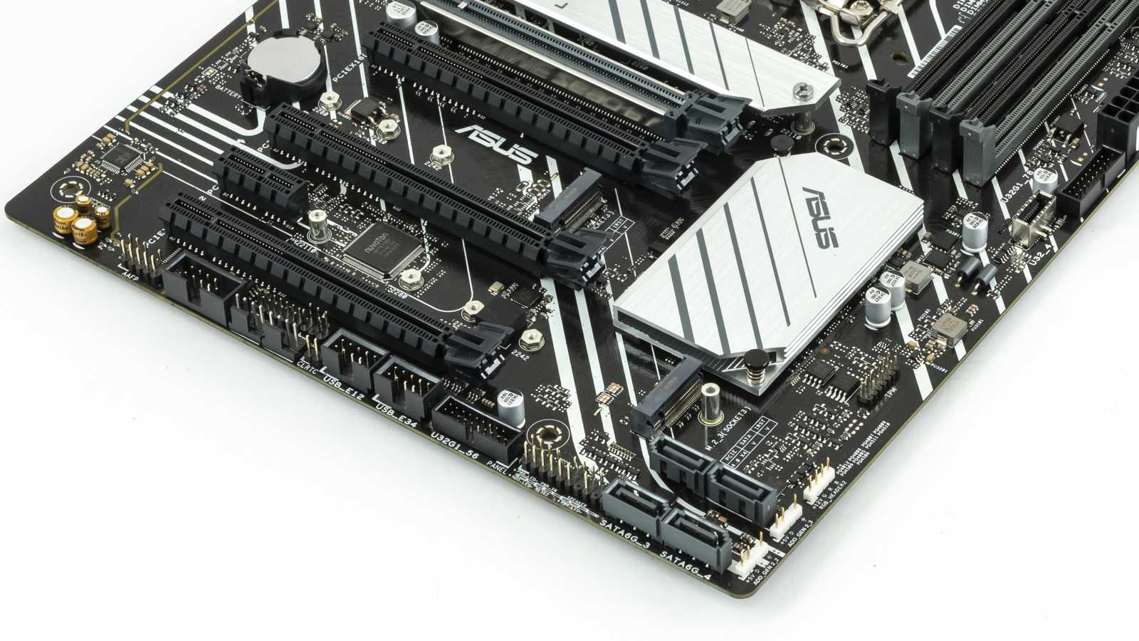 GeForce RTX 3090 Ti FE: Testy aplikačního výkonu a k čemu je také 24 GB VRAM 