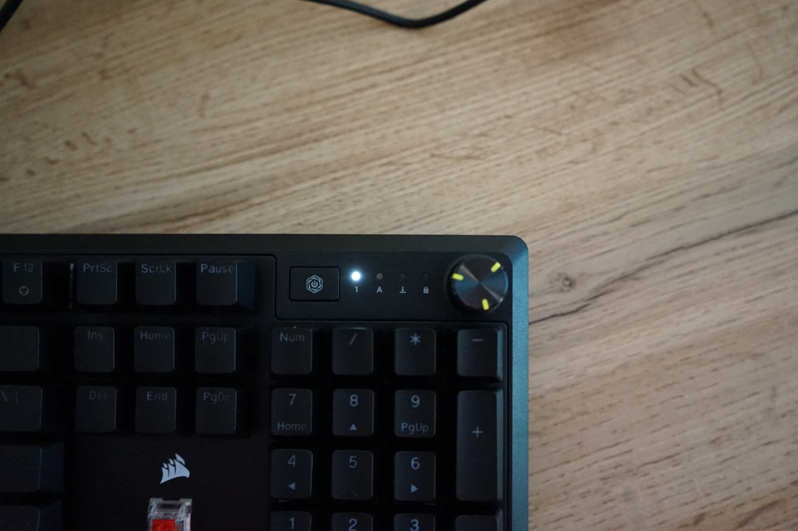 Recenze Corsair K70 CORE RGB: vydařená a zároveň tichá mechanická klávesnice