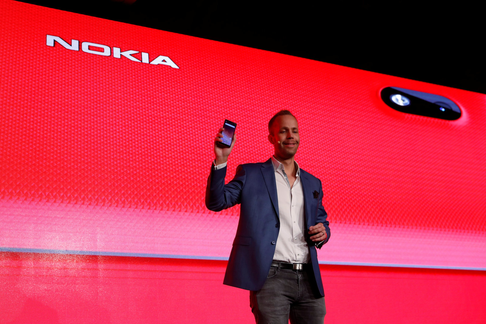Smartphony Nokia posílaly nešifrovaná data do Číny
