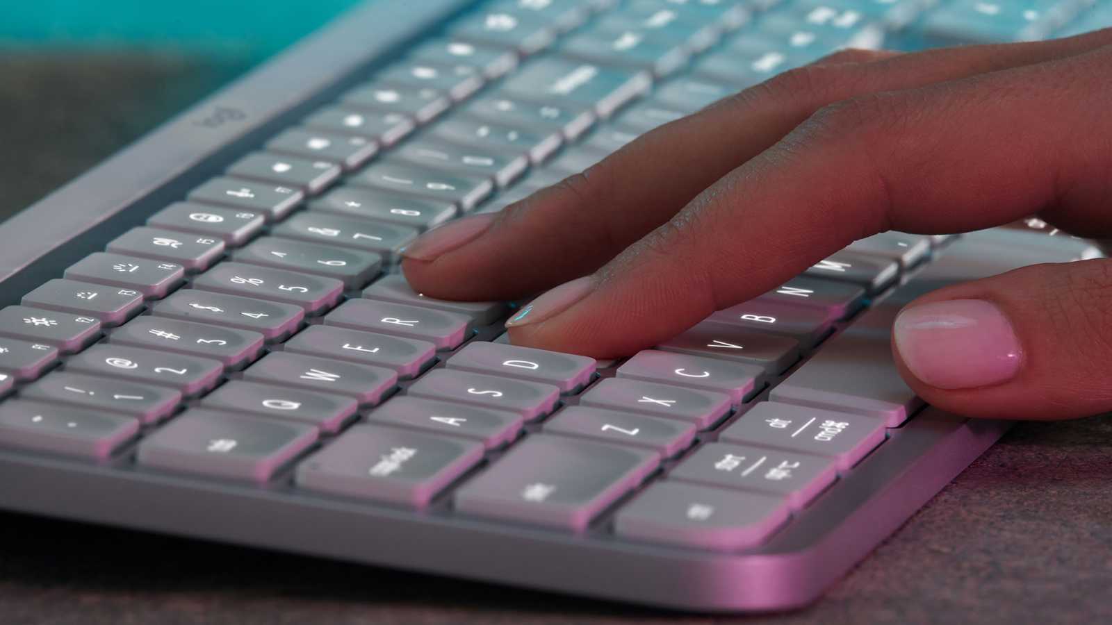 Logitech MX Keys S je synonymem dokonalé bezdrátové klávesnice s podsvícením