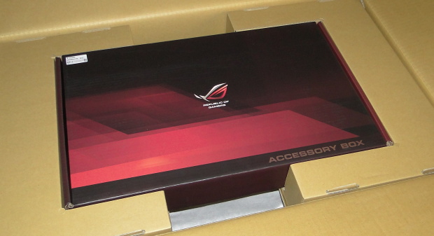  Asus ROG CG 8890 – extrémně výkonná sestava za sto tisíc