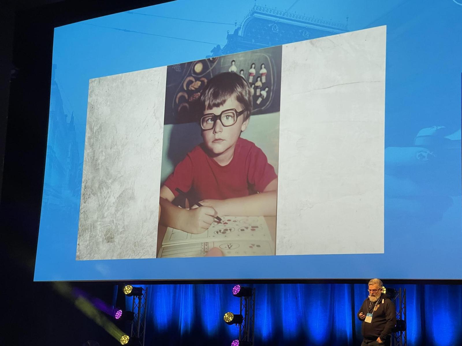 Nikdy se nesmějte malým nerdům, vyrostou z nich velcí nerdi!