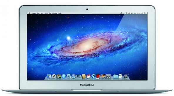 Apple přiškrtí nástup ultrabooků. Prý připravuje levný MacBook Air za 18 000 Kč