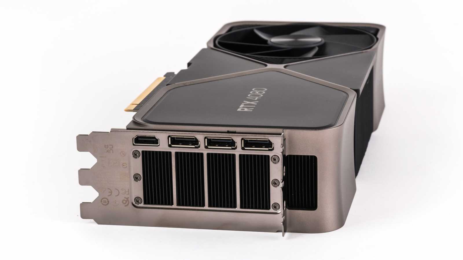 Test GeForce RTX 4080 Founders Edition:  Výkon a  efektivita nové generace