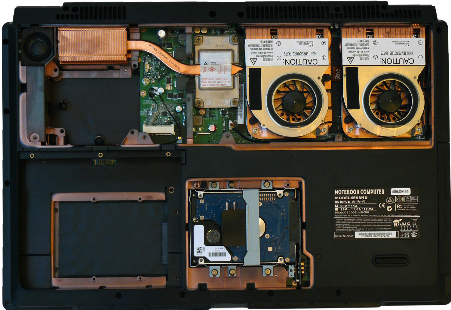 Goldmax Emperor - Dvě GeForce 280M v mobilním provedení