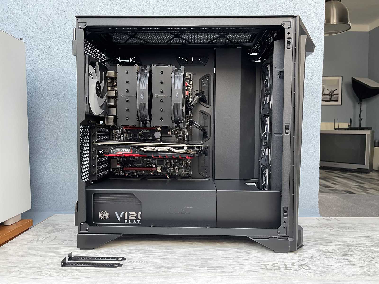 Test skříně MSI MEG PROSPECT 700R – velký displej coby oceněná inovace