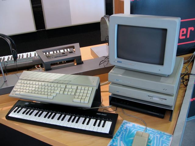 Atari ST a TerraTec/Profimedia Midi Smart TMS3, zdroj: Wikimedia Commons