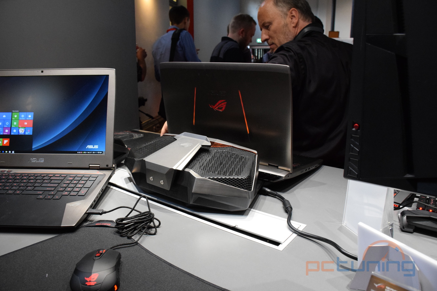 Asus GX700: První notebook s vodním chlazením a odemčeným procesorem [IFA 2015]