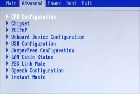 VIA K8T890 (Asus) + prodejní verze desky s ATi Xpress 200 (MSI) aneb PCIe pro AMD