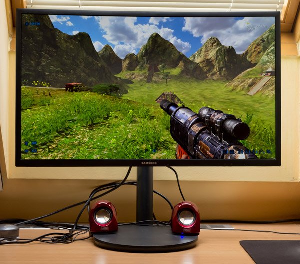 Samsung C27FG70: 144Hz VA monitor s Quantum Dot