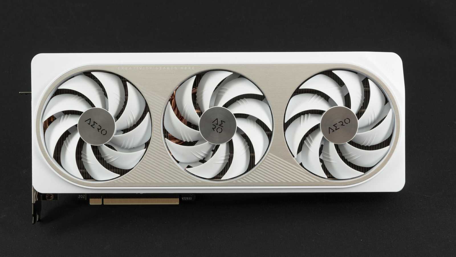 Bílé zjevení v testu: Gigabyte GeForce RTX 4070 Ti Aero OC 12G