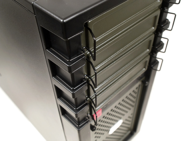 Antec GX700 – už i Antec dělá levné case. V army stylu