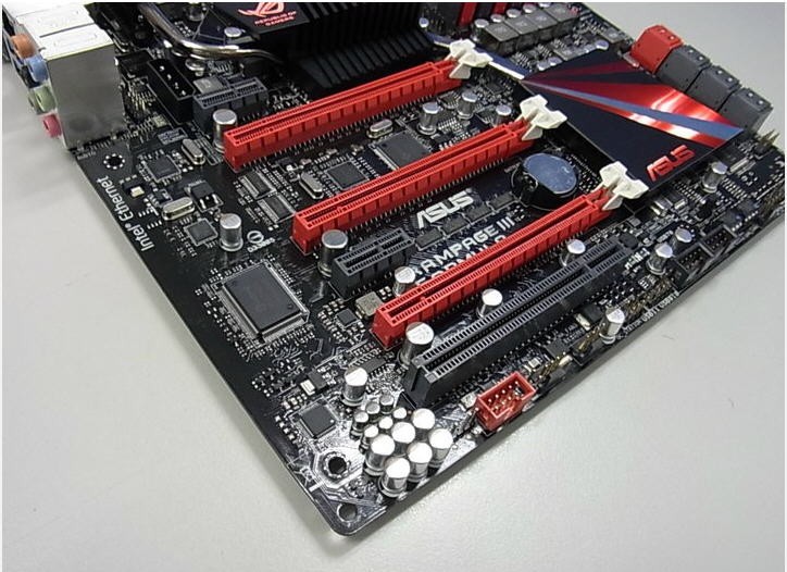 ASUS Rampage III Formula: luxus za nižší cenu