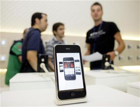 iPhone krade podíl na trhu Sony a Nintendu