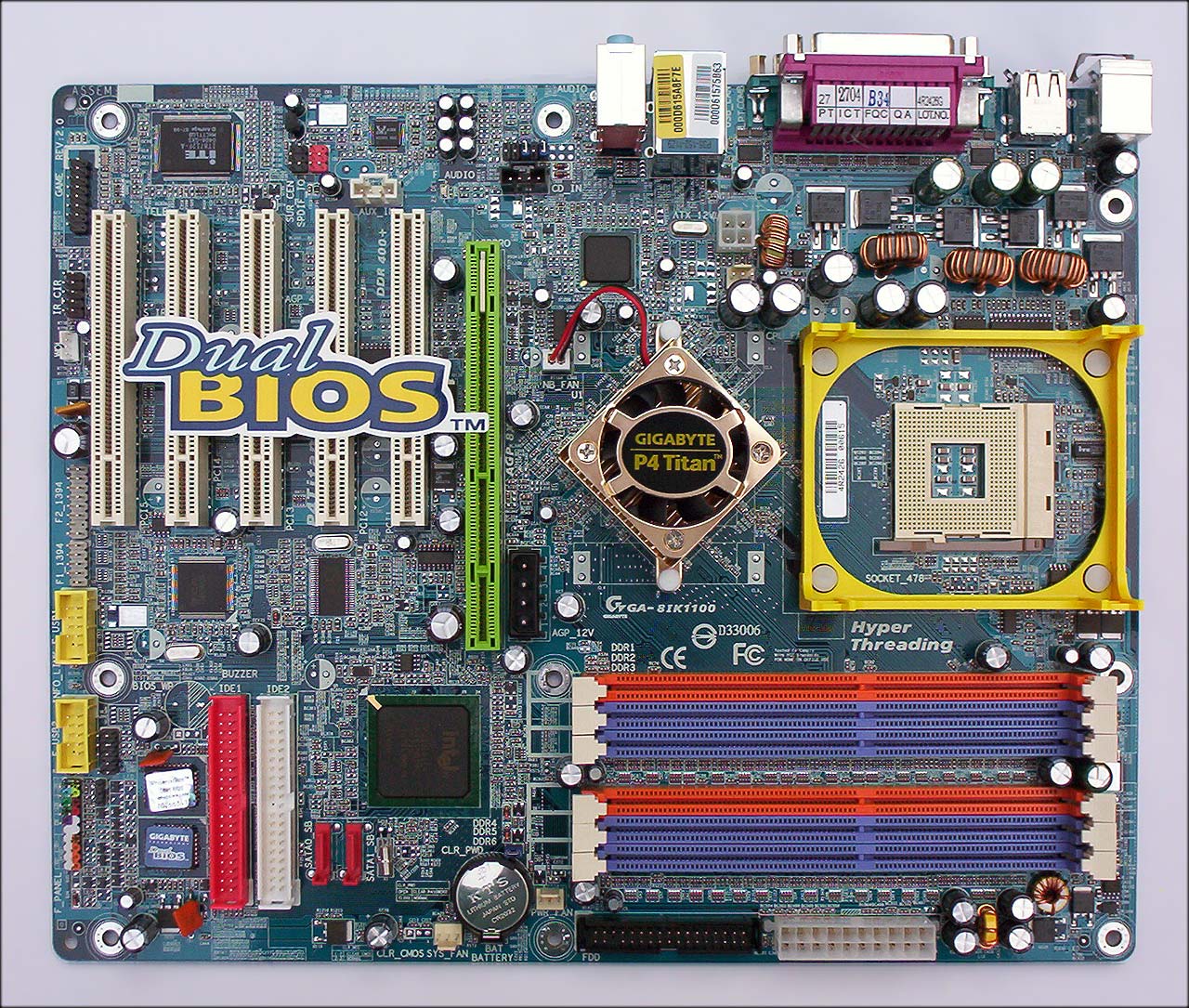 Test základních desek s dvoukanálovým řadičem pamětí pro platformu Pentium 4