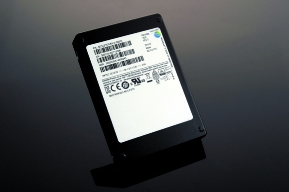 Samsung zahájil prodej 15TB SSD. Cena je astronomická