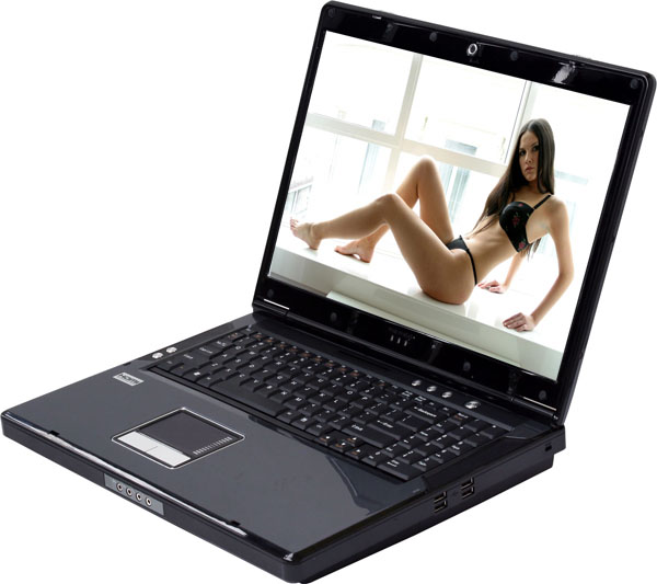Clevo D900F — notebook výkonnější než desktopové PC