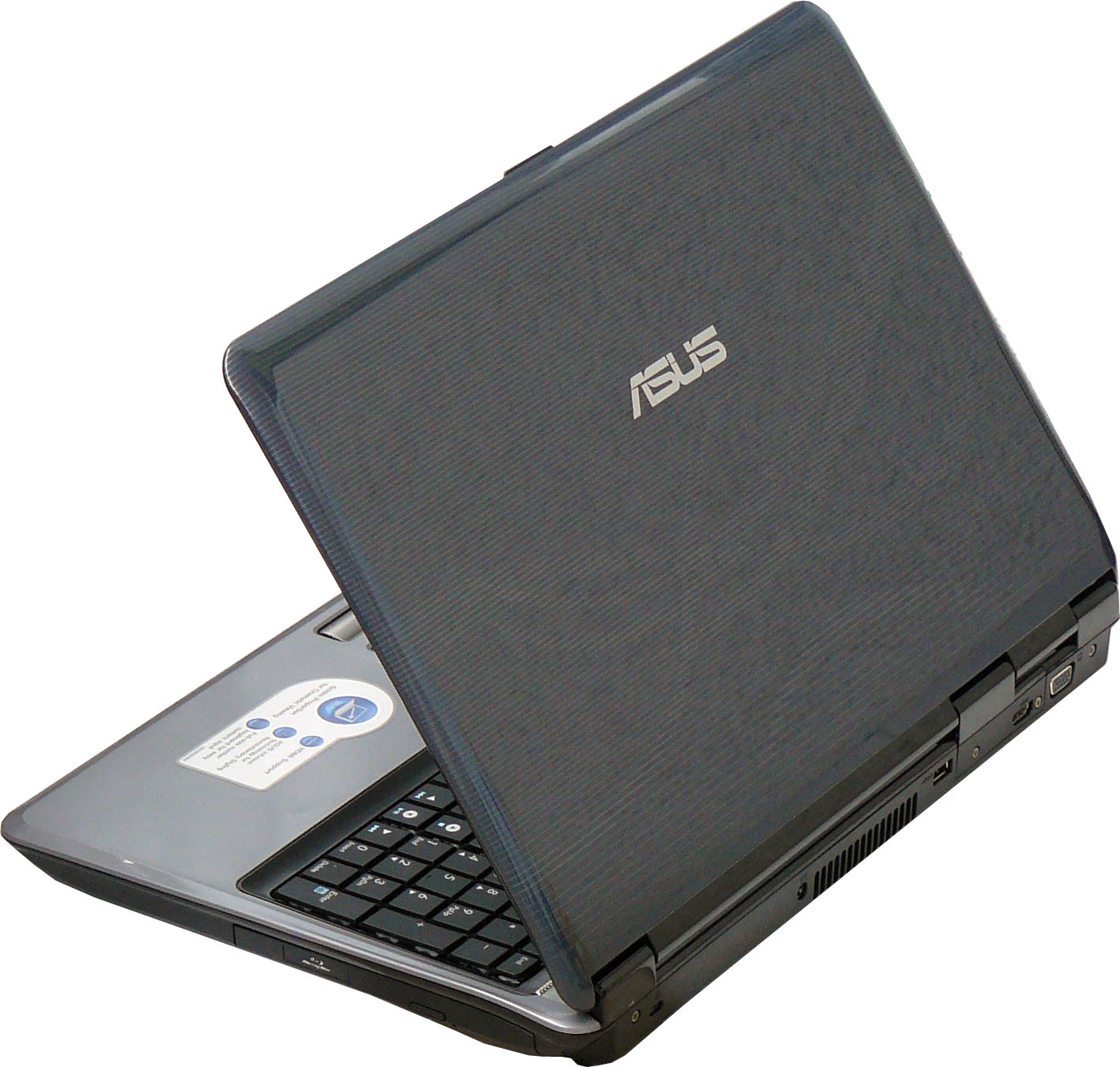 Asus F50G - levný notebook pro milovníky filmů