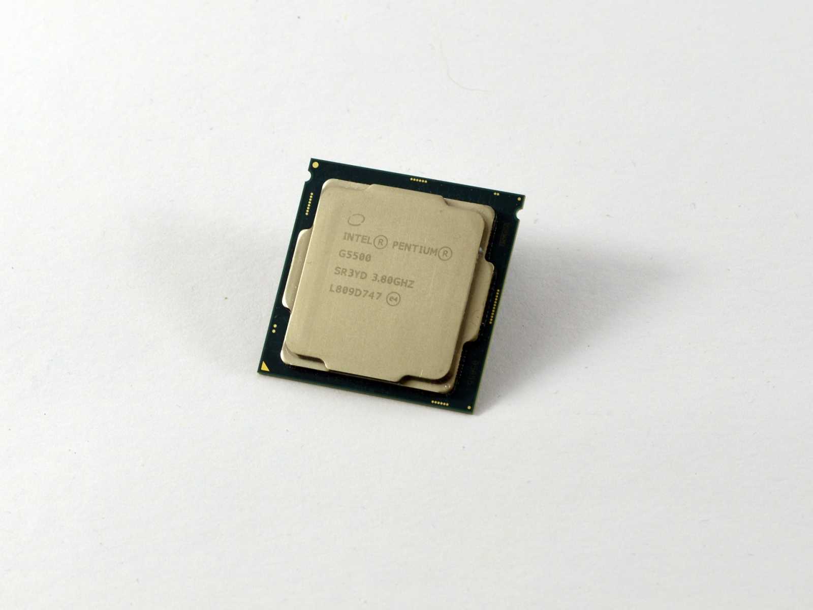 AMD Athlon 200GE, Intel Celeron G4900 a Pentium G5500